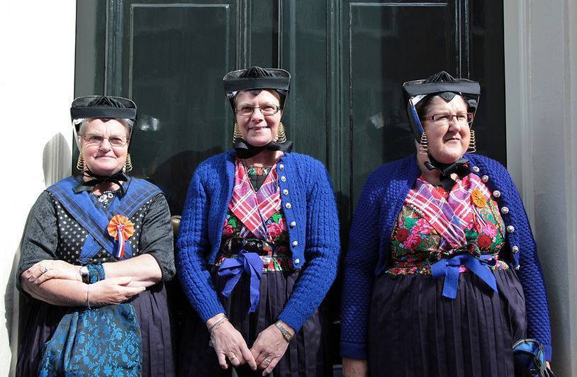 Dutch Fashion Through The Years- Complete Dutch Fashion Guide
